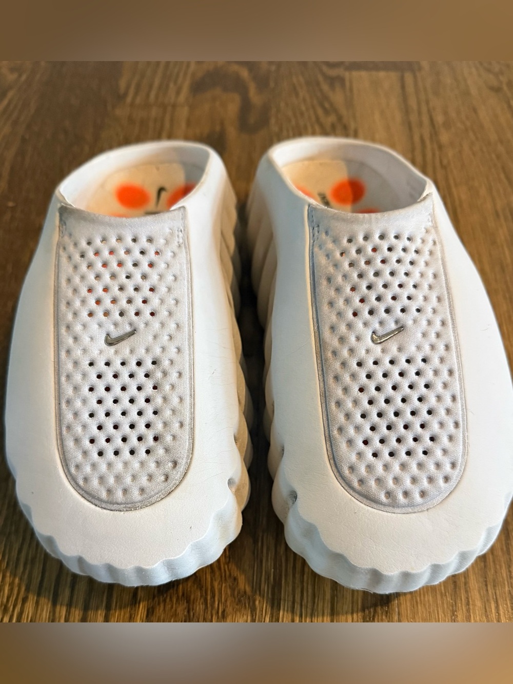 Nike Mind 001 mules in Light Smoke Grey